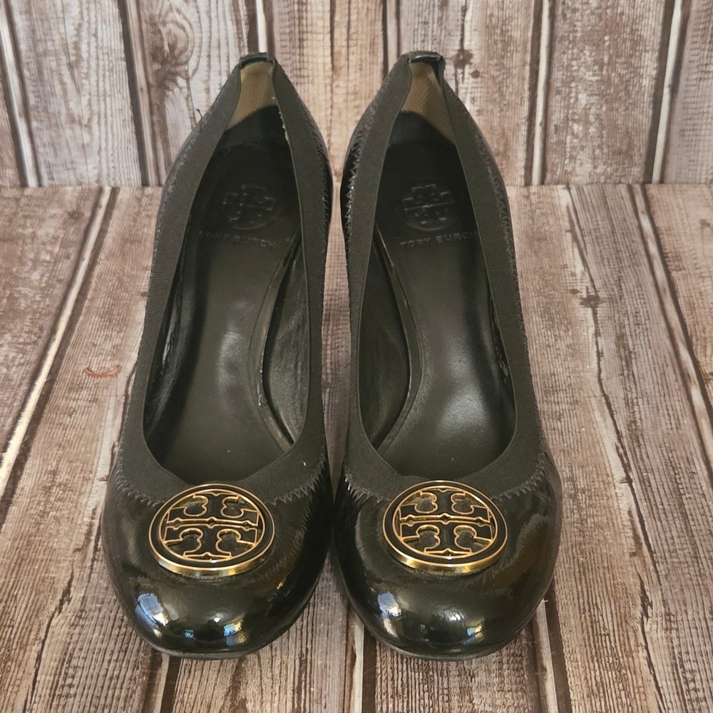 Sz 9 M Tory Burch Caroline Black Patent Leather Logo Medallion Pumps‎ Shoes VGUC